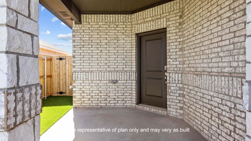Exterior details and patio area of a home in Viridian, Lubbock (Image 3).