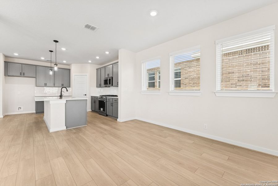 Spacious, unfurnished interior of a new home in Mayfair - Select Garden Series, New Braunfels (Image 20).