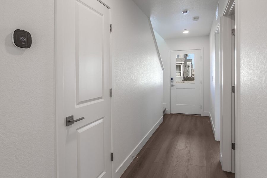 Spacious, unfurnished interior of a new home in Prairie Song, Windsor (Image 25).