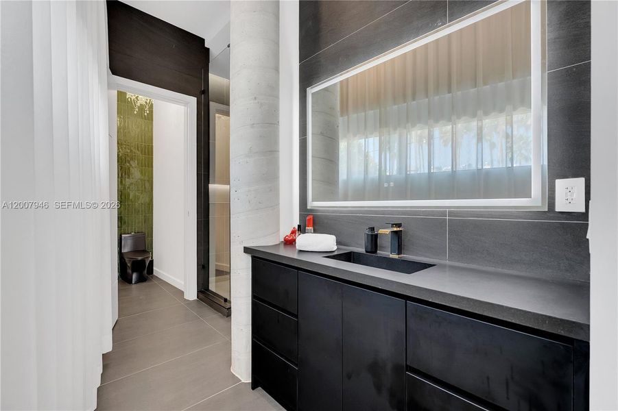 Furnished interior view inside a new home in , Miami Beach (Image 10).