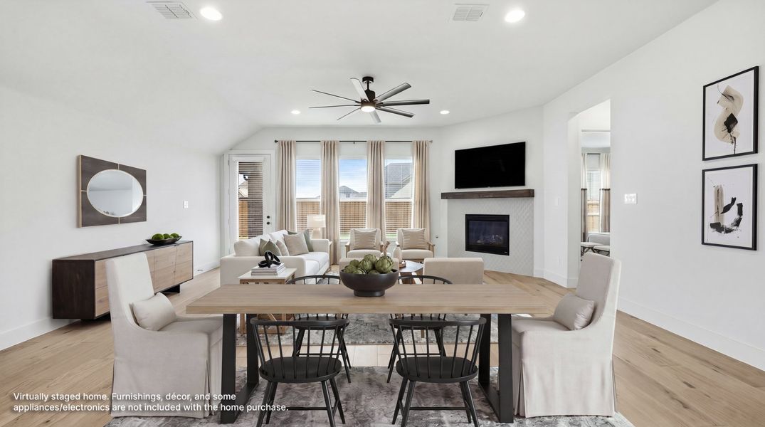 Representative furnished interior of a home built from the 2695W by Perry Homes in Talon Hills, Fort Worth (Image 11). Representative furnished interior of a home built from the 2695W by Perry Homes in Talon Hills, Fort Worth (Image 11).