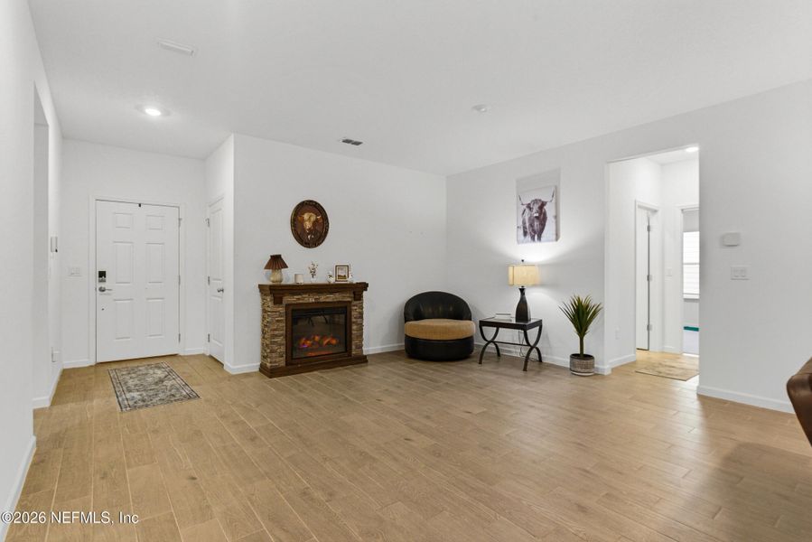 Furnished interior view inside a new home in Saddle Oaks, Jacksonville (Image 8).