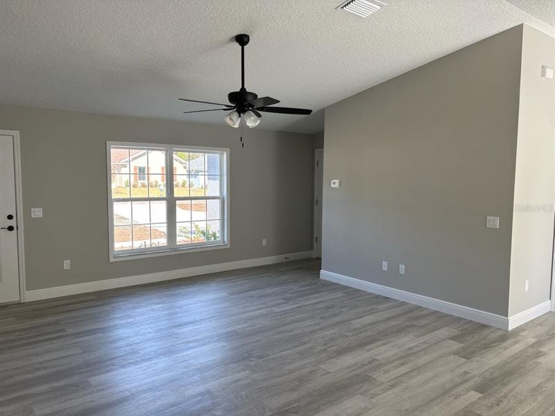 Spacious, unfurnished interior of a new home in , Citrus Springs (Image 21).