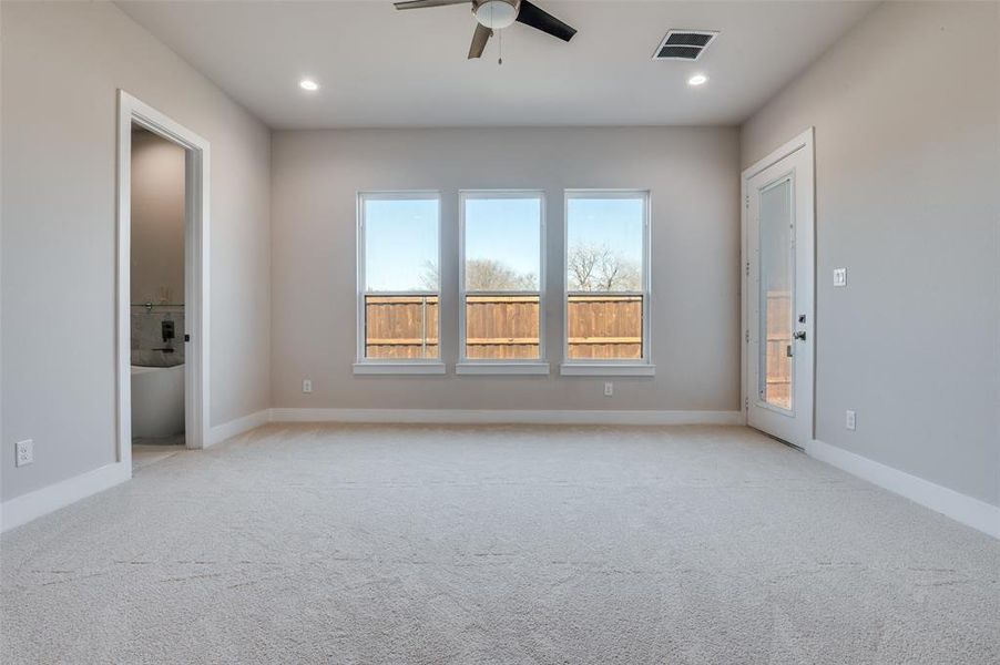 Spacious, unfurnished interior of a new home in , DeSoto (Image 16).