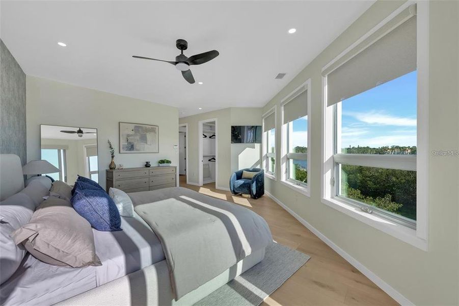 Furnished interior view inside a new home in , Sarasota (Image 13).
