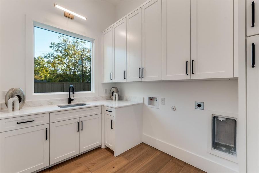 Furnished interior view inside a new home in , Dallas (Image 5). Furnished interior view inside a new home in , Dallas (Image 5).