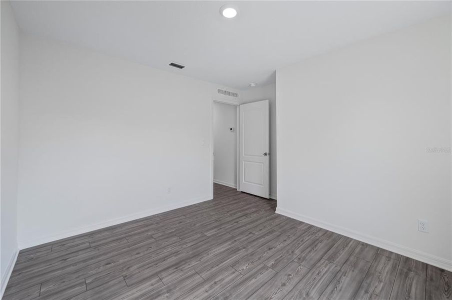 Spacious, unfurnished interior of a new home in , Port Charlotte (Image 8).