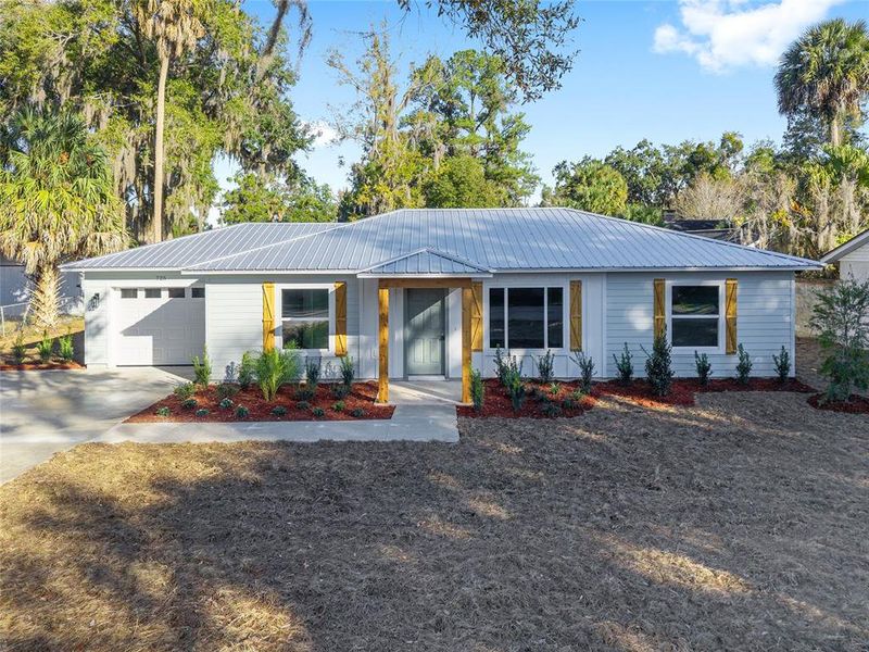 Exterior details and patio area of a home in , Ocala (Image 26). Exterior details and patio area of a home in , Ocala (Image 26).