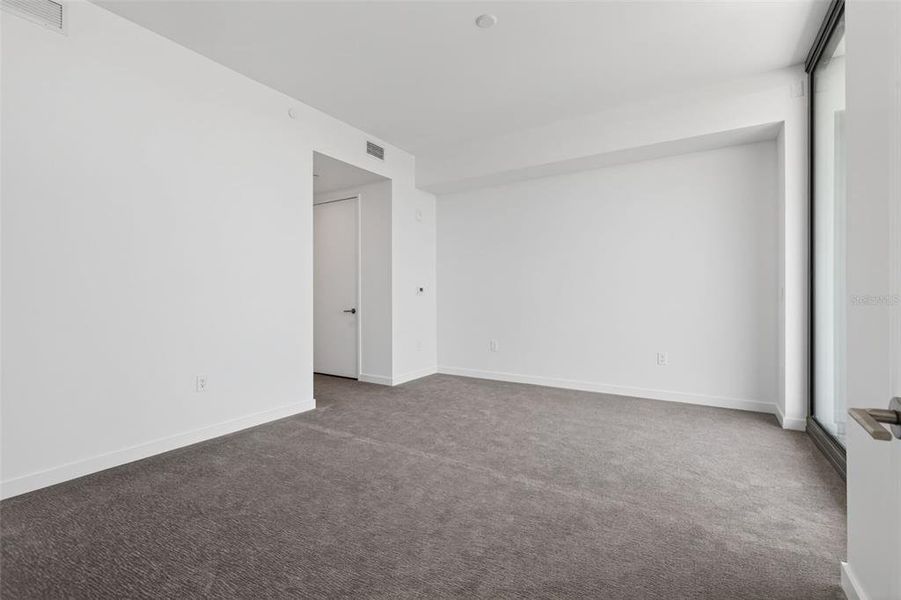 Spacious, unfurnished interior of a new home in , St. Petersburg (Image 26). Spacious, unfurnished interior of a new home in , St. Petersburg (Image 26).
