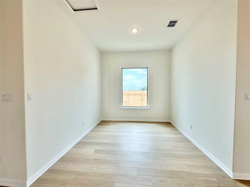 Spacious, unfurnished interior of a new home in Sage Hollow, Kyle (Image 12).