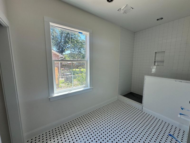 Spacious, unfurnished interior of a new home in , Summerville (Image 7).