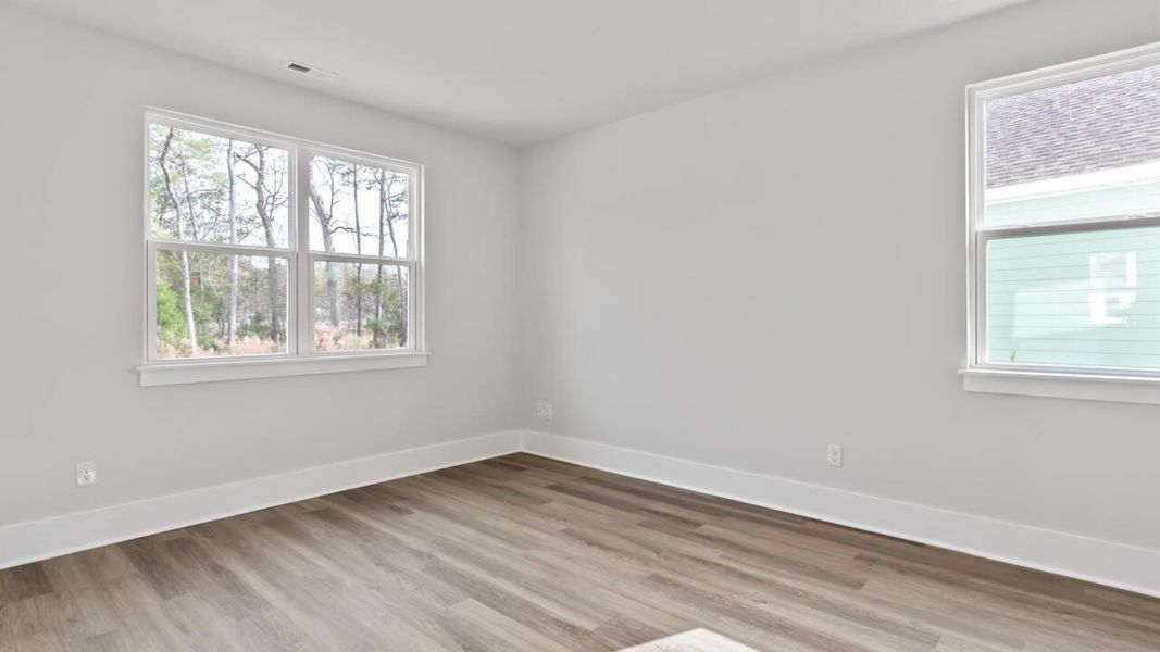Spacious, unfurnished interior of a new home in Rolling Hills, Bolivia (Image 19).