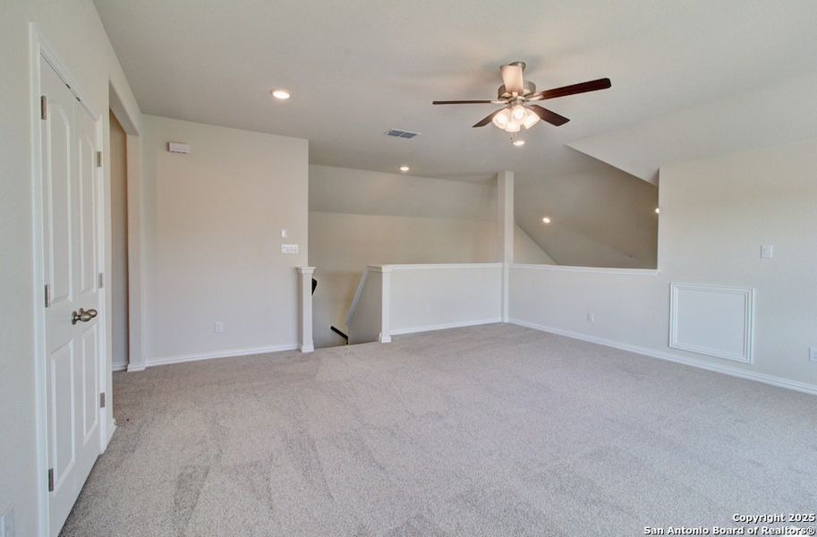 Spacious, unfurnished interior of a new home in The Crossvine, Schertz (Image 17). Spacious, unfurnished interior of a new home in The Crossvine, Schertz (Image 17).