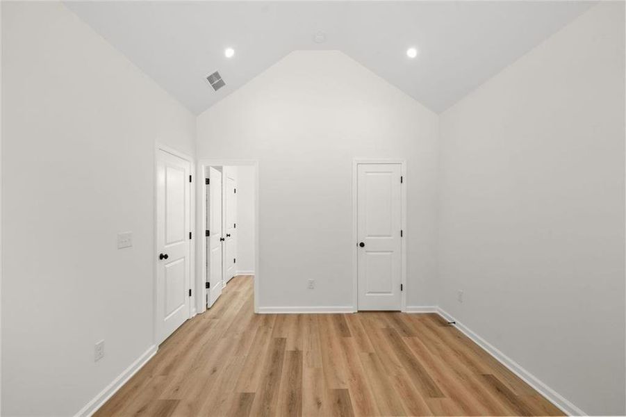 Spacious, unfurnished interior of a new home in , Atlanta (Image 32).