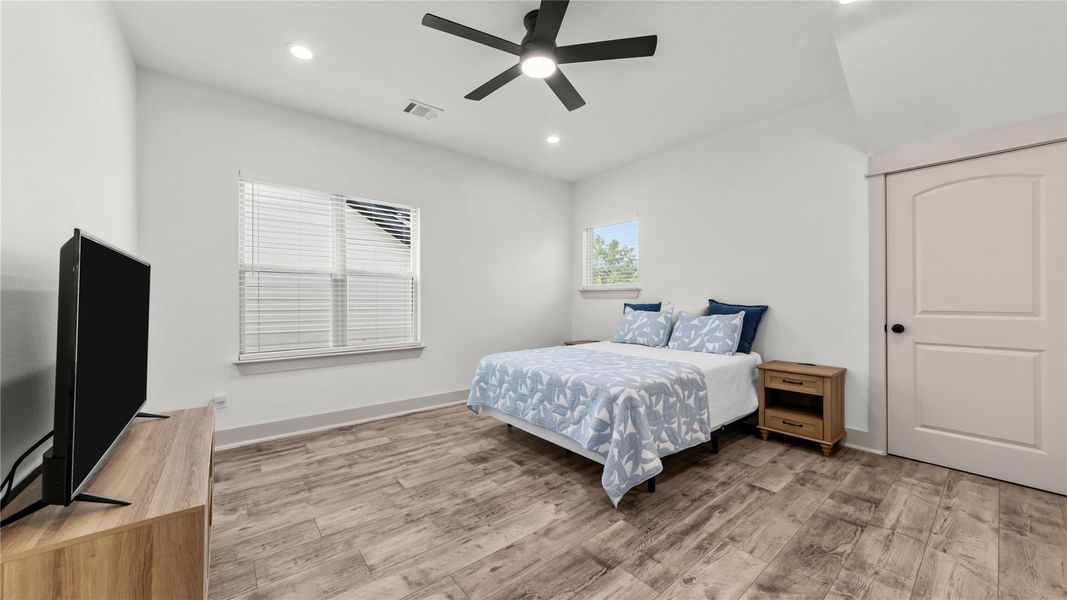 Furnished interior view inside a new home in , Tomball (Image 10).
