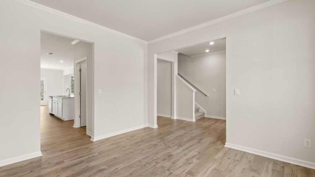 Spacious, unfurnished interior of a new home in Thompson Ridge, Dallas (Image 18).