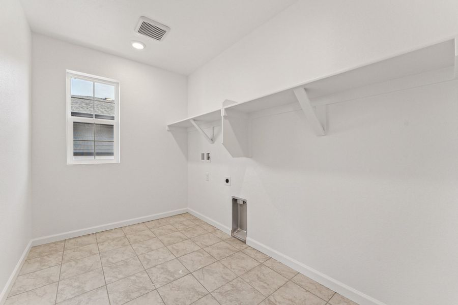 Spacious, unfurnished interior of a new home in Sterling Ranch Ascent Village, Littleton (Image 28).