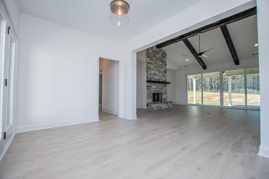 Spacious, unfurnished interior of a new home in The Reserve at Red Oaks, Carrollton (Image 15).