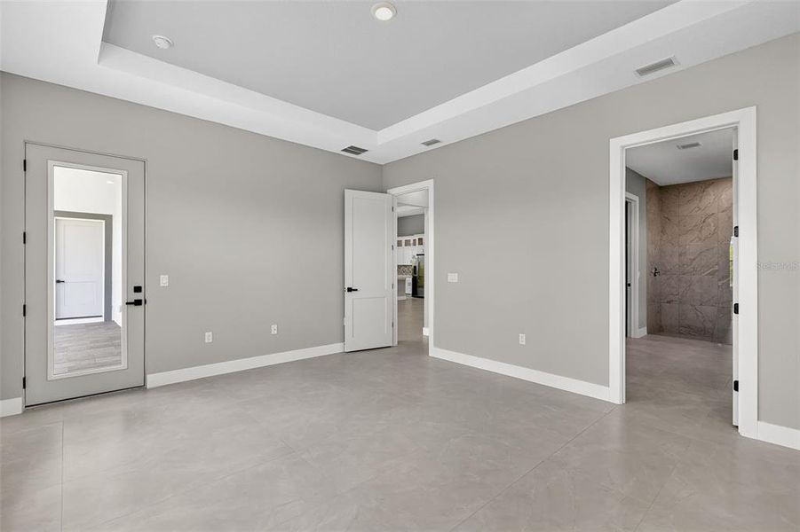 Spacious, unfurnished interior of a new home in , Port Charlotte (Image 26).