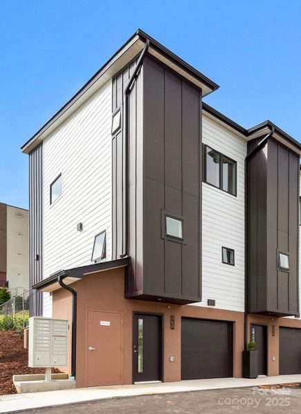 Image 35 of a home in .