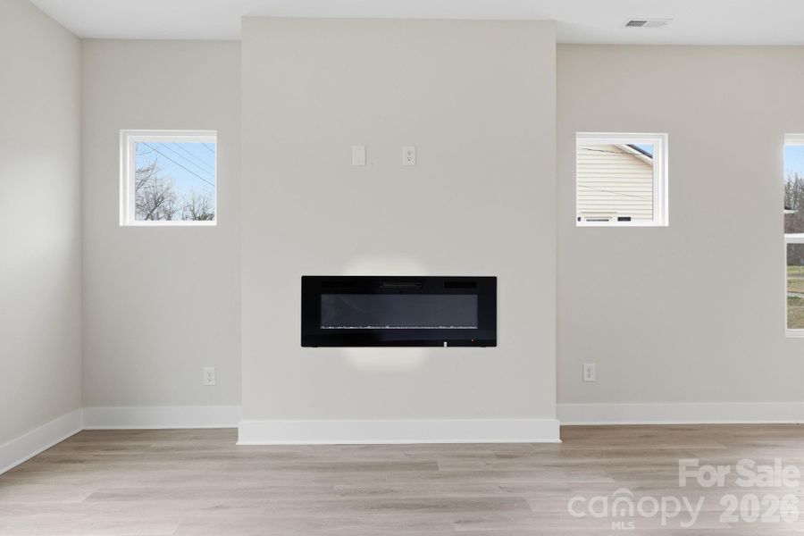Spacious, unfurnished interior of a new home in , Kannapolis (Image 9).