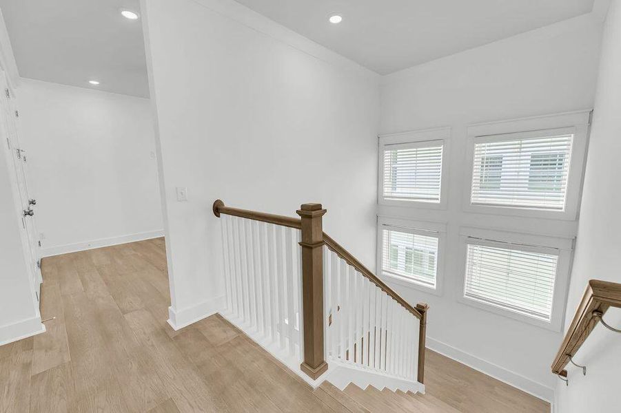 Spacious, unfurnished interior of a new home in Central Park, Charleston (Image 28).