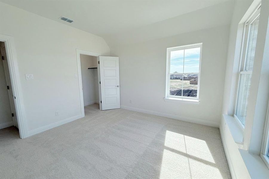 Spacious, unfurnished interior of a new home in Polo Ridge, Mesquite (Image 17).