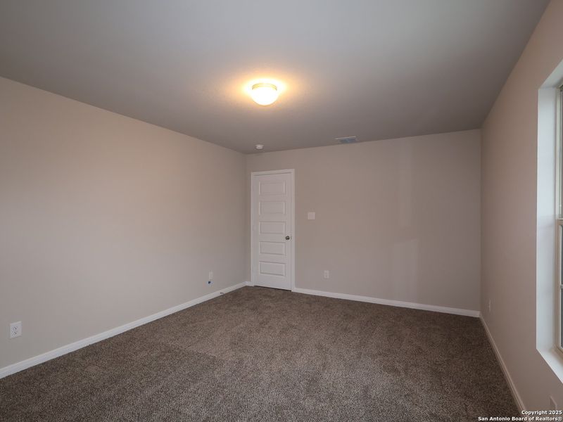 Spacious, unfurnished interior of a new home in Paloma Park, Converse (Image 35).