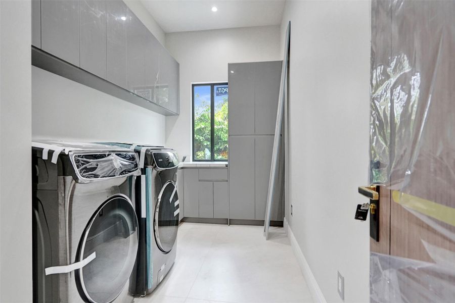 Spacious, unfurnished interior of a new home in , Plantation (Image 16). Spacious, unfurnished interior of a new home in , Plantation (Image 16).