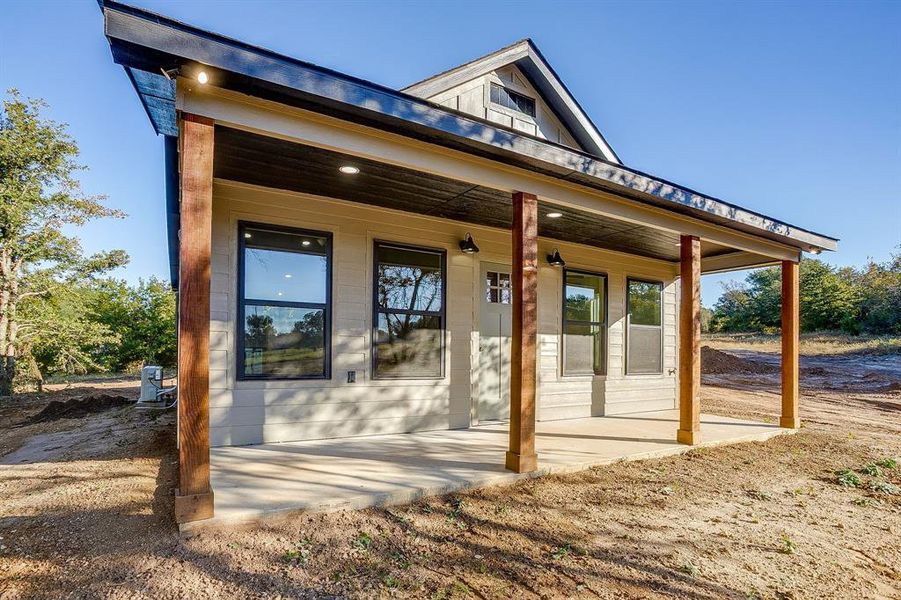 Exterior details and patio area of a home in , Weatherford (Image 16).