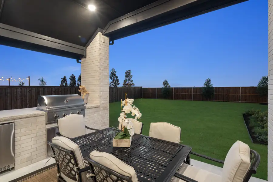 Representative exterior details of a home built from the Jackson by UnionMain Homes in Cambridge Crossing, Celina (Image 4). Representative exterior details of a home built from the Jackson by UnionMain Homes in Cambridge Crossing, Celina (Image 4).