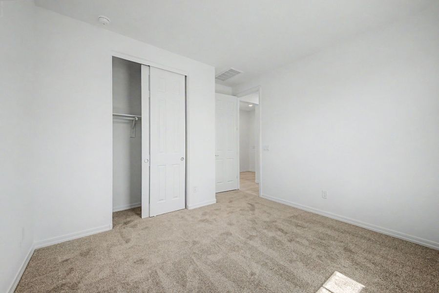 Spacious, unfurnished interior of a new home in Las Ventanas, Goodyear (Image 13).