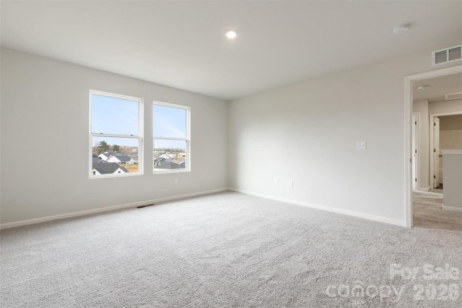 Spacious, unfurnished interior of a new home in Riverdale Hills, Spartanburg (Image 17).