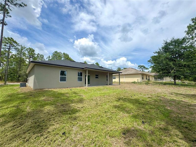 Exterior details and patio area of a home in , Dunnellon (Image 23).