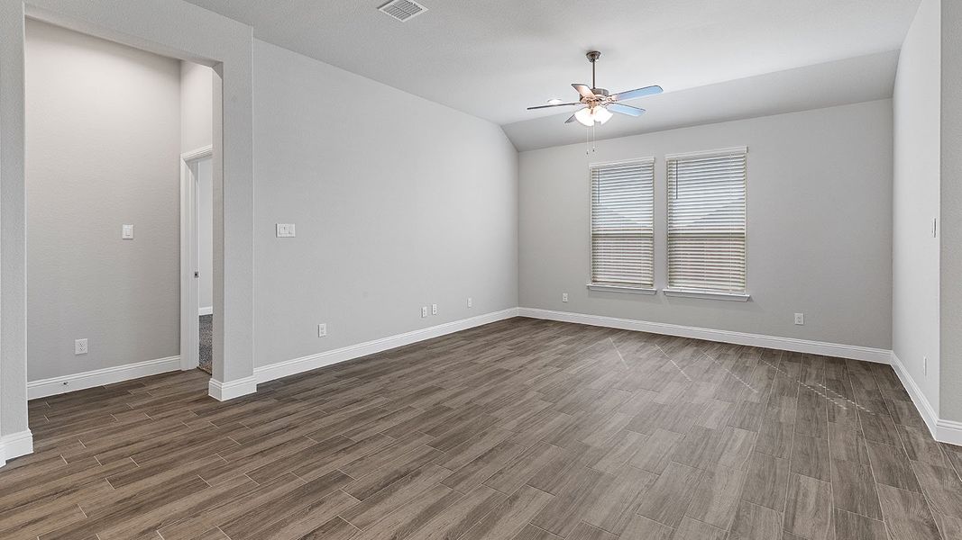 Spacious, unfurnished interior of a new home in Treeline, Justin (Image 17).