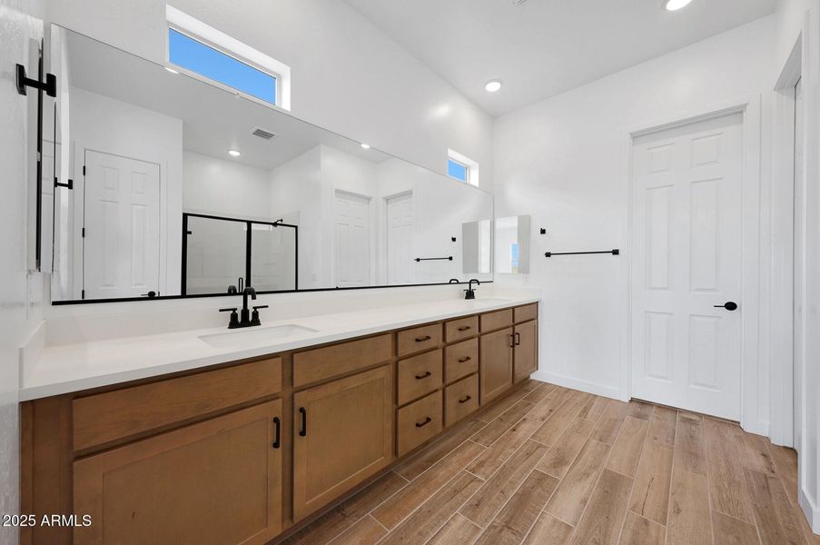 PHX_Landmarke_Lot 1191_Crimson_281_Owner