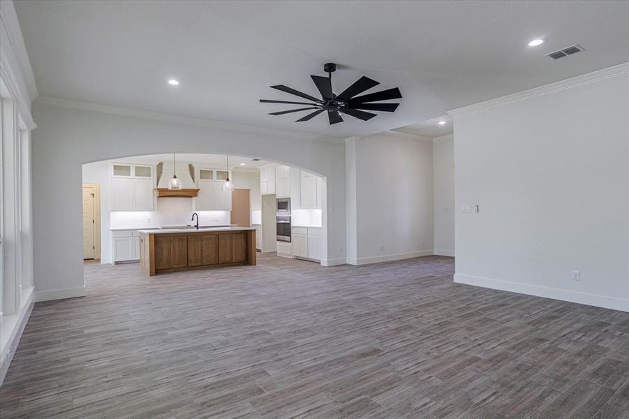 Spacious, unfurnished interior of a new home in , Fort Worth (Image 11).