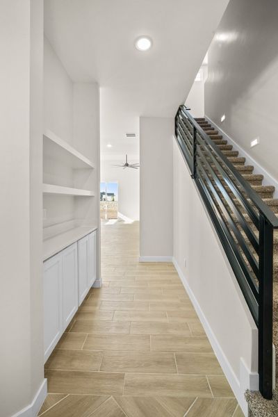 Spacious, unfurnished interior of a new home in Verdancia, El Paso (Image 23).