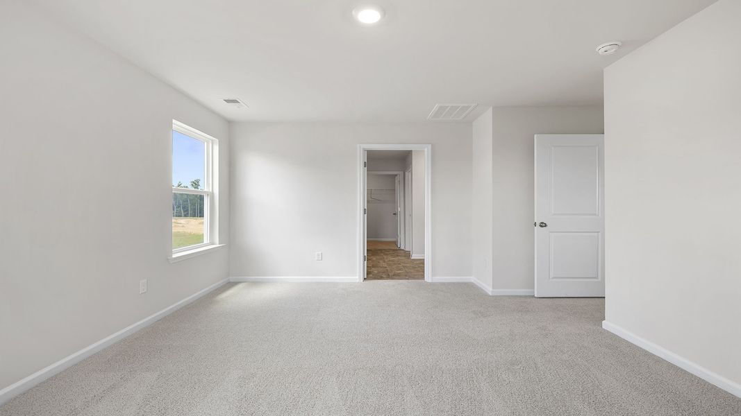 Spacious, unfurnished interior of a new home in Durbin Meadows, Fountain Inn (Image 24).