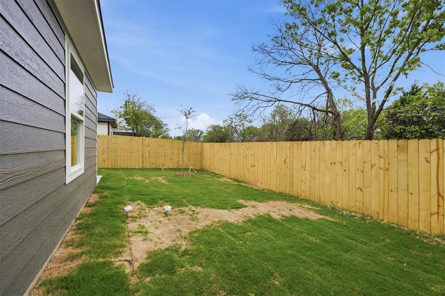 Exterior details and patio area of a home in , Sherman (Image 18).