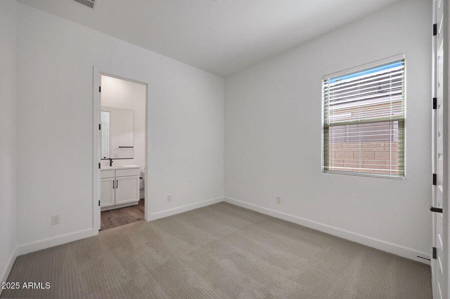 1027 Bed 4 1027 Bed 4