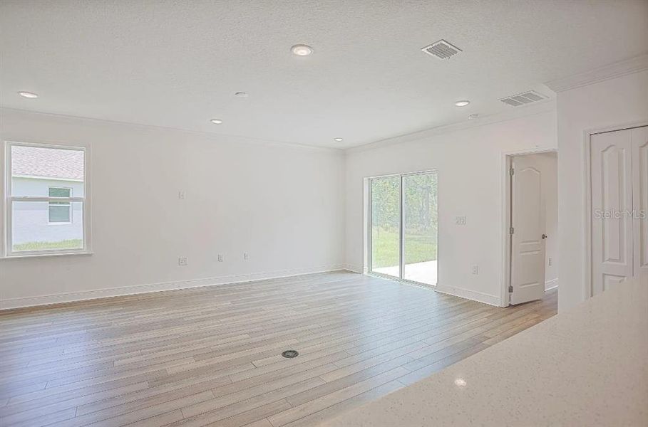 Spacious, unfurnished interior of a new home in Oakhaven Walk, Gainesville (Image 10). Spacious, unfurnished interior of a new home in Oakhaven Walk, Gainesville (Image 10).