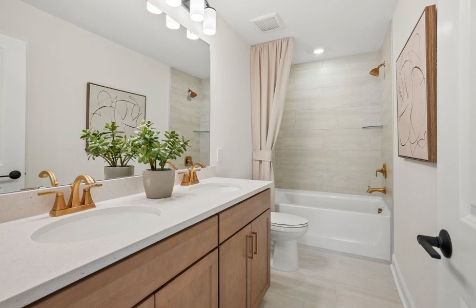 Representative furnished interior of a home built from the Murphy by Pulte Homes in Cannon Run, Concord (Image 16).