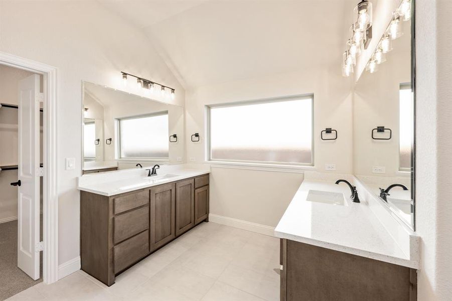 Furnished interior view inside a new home in The Retreat at North Grove 60, Waxahachie (Image 9). Furnished interior view inside a new home in The Retreat at North Grove 60, Waxahachie (Image 9).