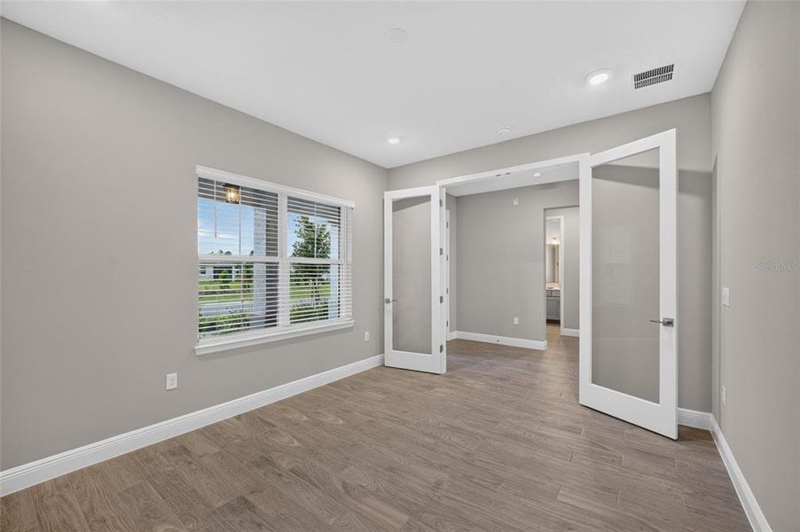 Spacious, unfurnished interior of a new home in , Ocala (Image 58).