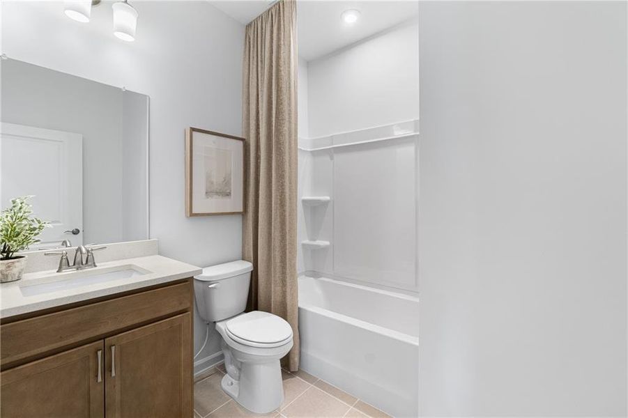 Furnished interior view inside a new home in Del Webb at Lake Oconee, Greensboro (Image 15).