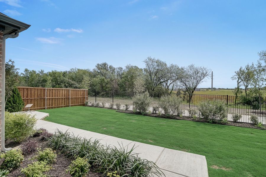 Exterior details and patio area of a home in Cross Creek Meadows, Celina (Image 3).