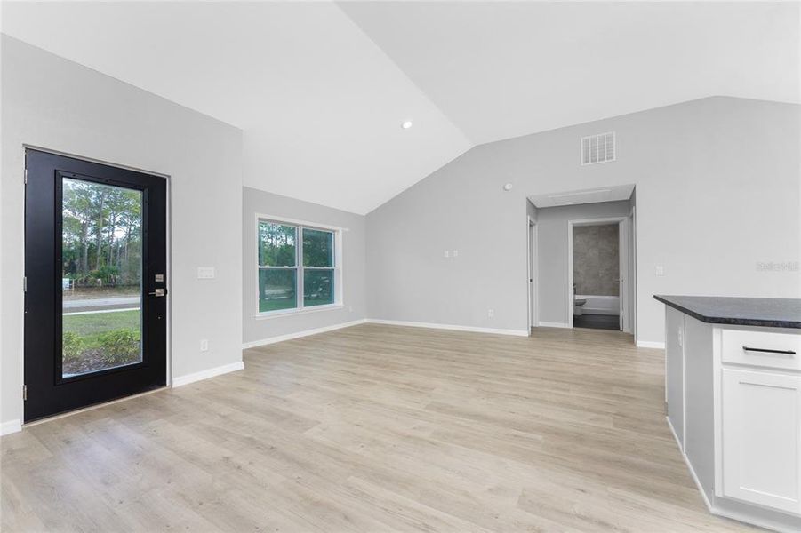 Spacious, unfurnished interior of a new home in , North Port (Image 31).