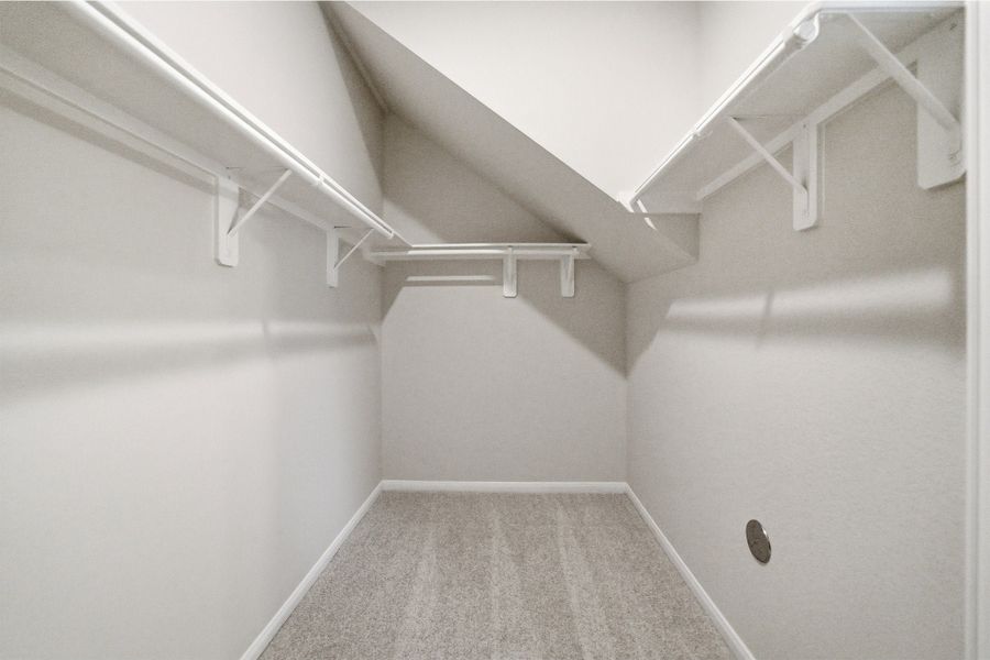 Spacious, unfurnished interior of a new home in Pearlbrook, Texas City (Image 27).