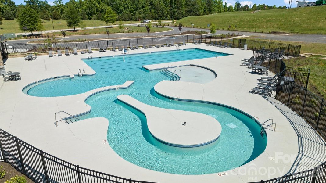 Community amenities in Riverwalk, Rock Hill (Image 41).